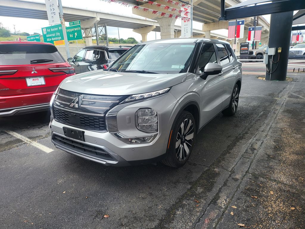 2025 Mitsubishi Outlander's photo