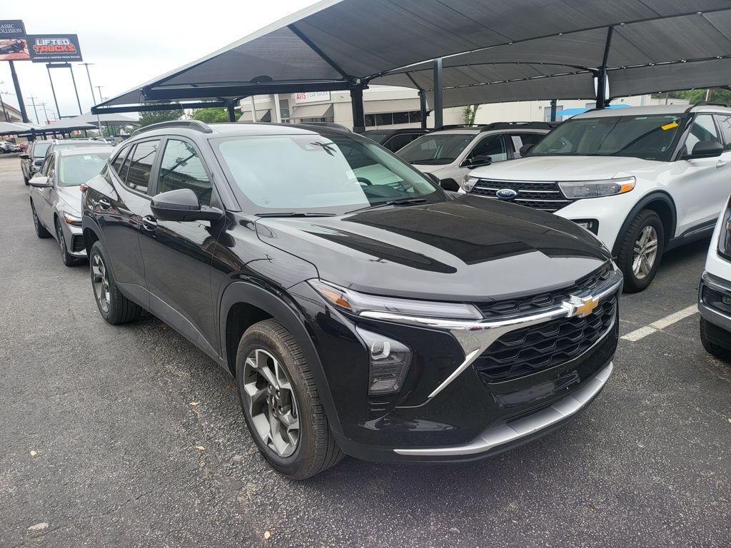 Thumbnail: 2025 Chevrolet Trax - 14