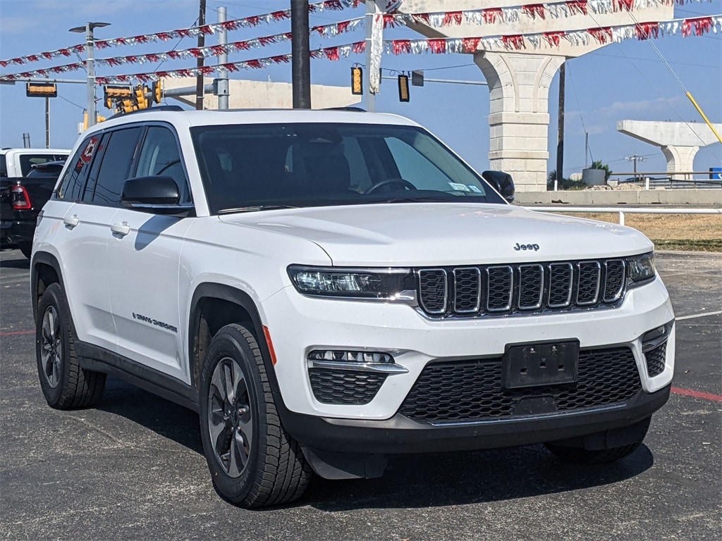 Thumbnail: 2023 Jeep Grand Cherokee - 3