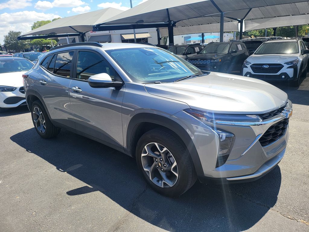 Thumbnail: 2025 Chevrolet Trax - 15