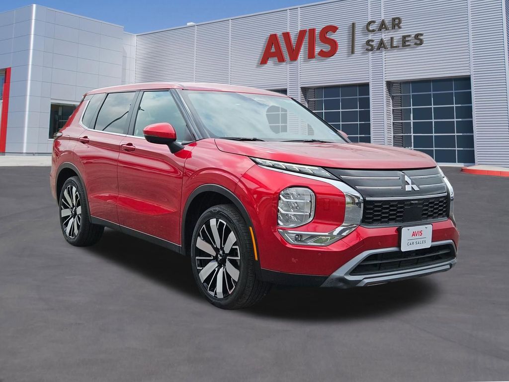 Thumbnail: 2025 Mitsubishi Outlander - 9