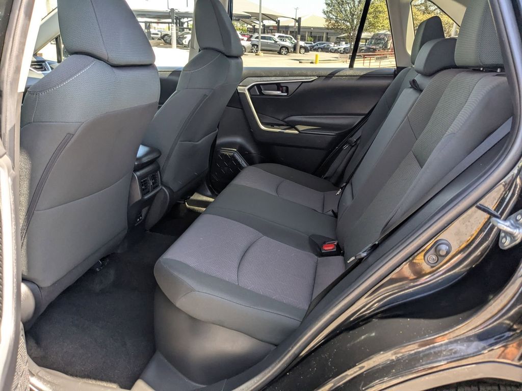 Thumbnail: 2025 Toyota RAV4 - 25