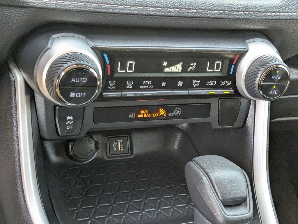 Thumbnail: 2025 Toyota RAV4 - 23