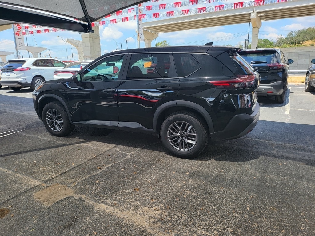 Thumbnail: 2023 Nissan Rogue - 8