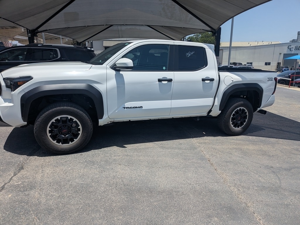 Thumbnail: 2024 Toyota Tacoma - 9