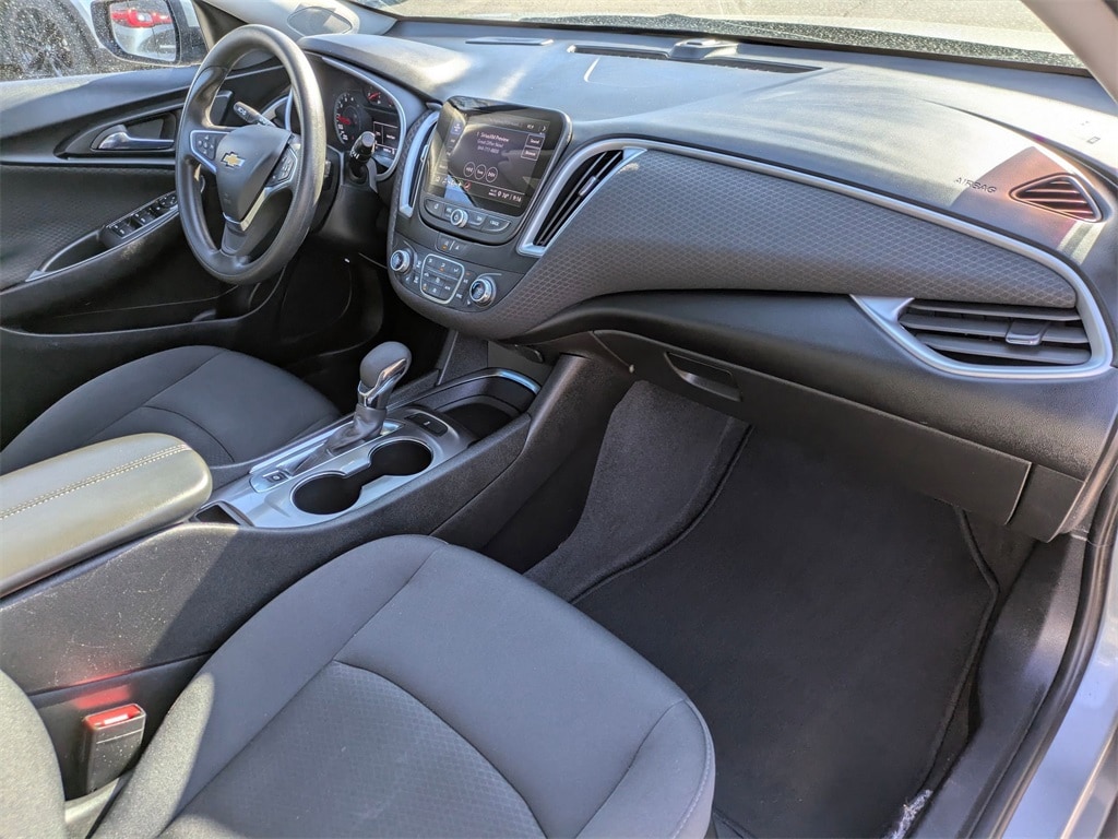 Thumbnail: 2023 Chevrolet Malibu - 31