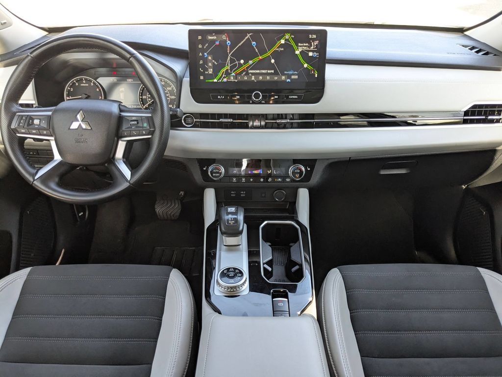 Thumbnail: 2025 Mitsubishi Outlander - 23