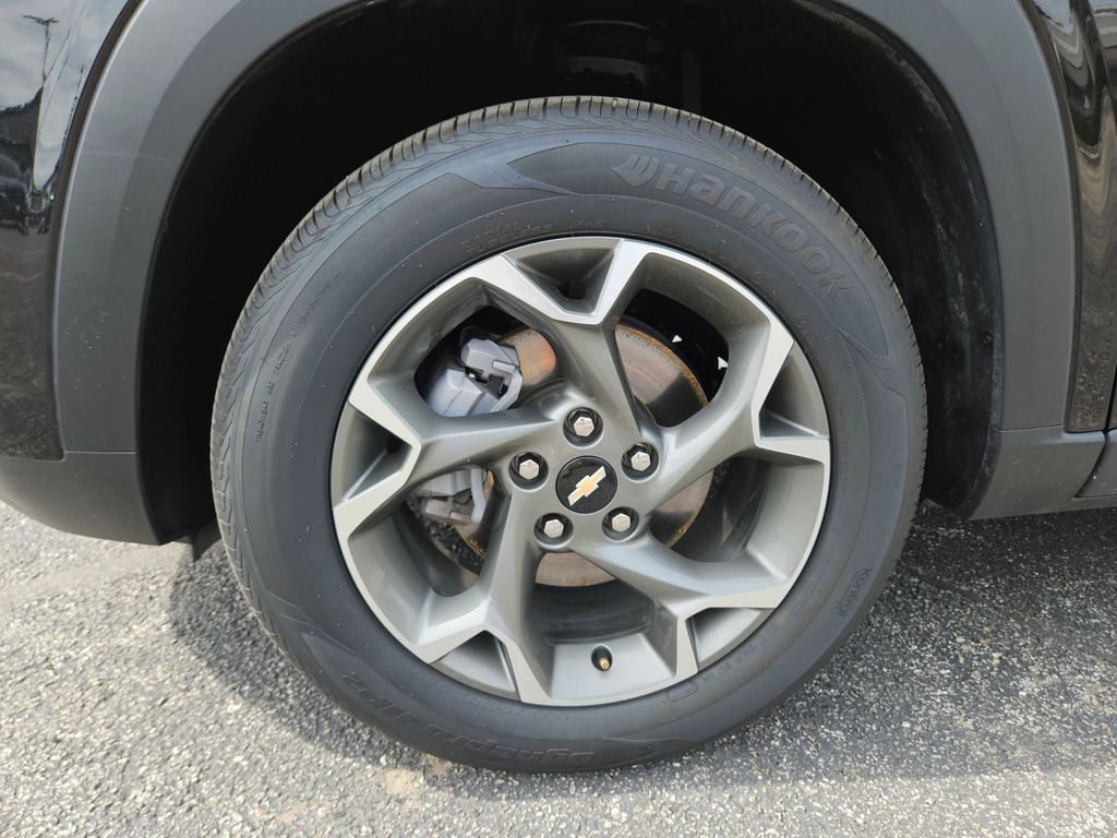Thumbnail: 2025 Chevrolet Trax - 30
