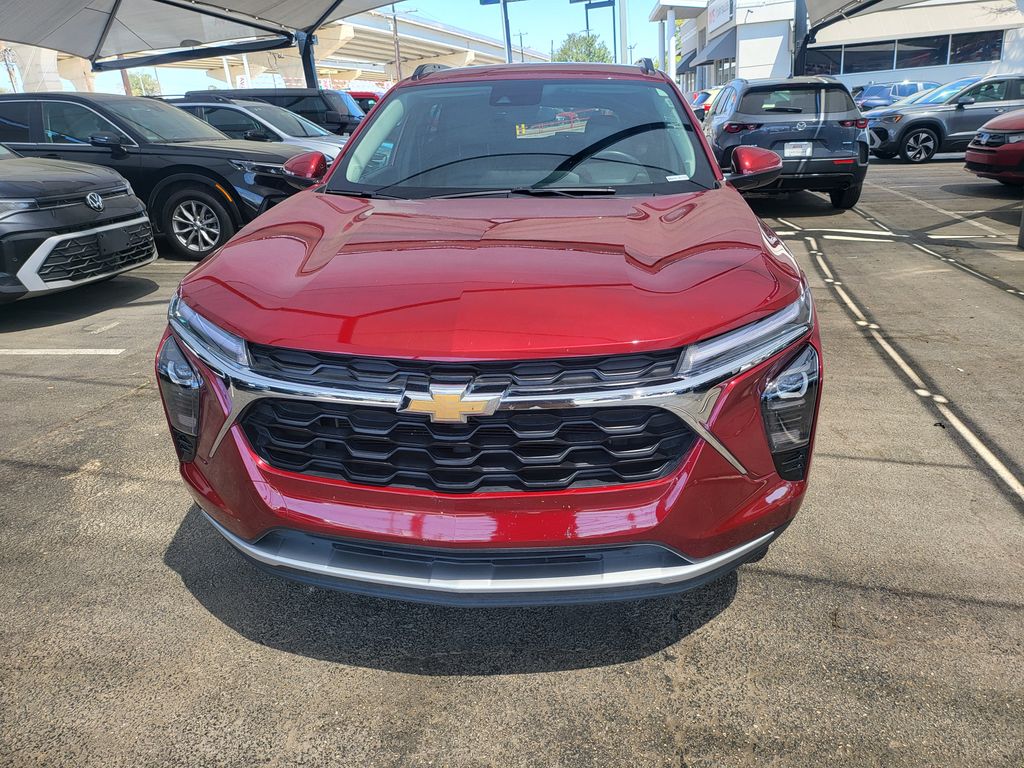 Thumbnail: 2025 Chevrolet Trax - 2