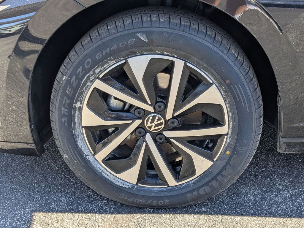 Thumbnail: 2025 Volkswagen Jetta - 30