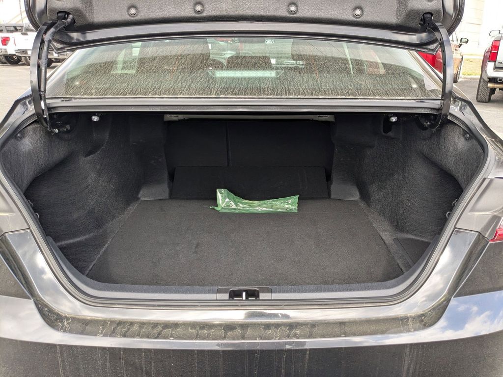 Thumbnail: 2025 Toyota Camry - 27