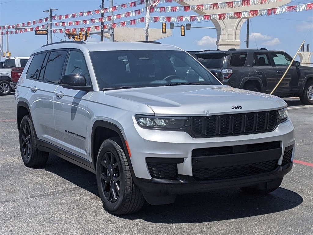 Thumbnail: 2024 Jeep Grand Cherokee L - 3