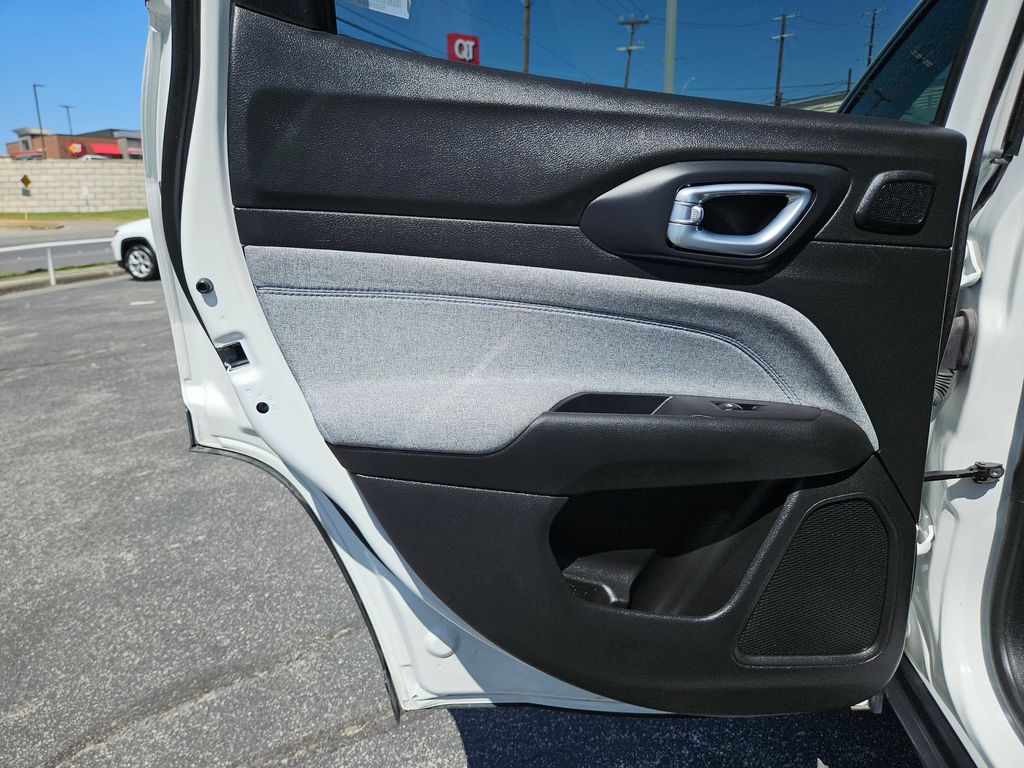 2025 Jeep Compass Latitude - Photo 18