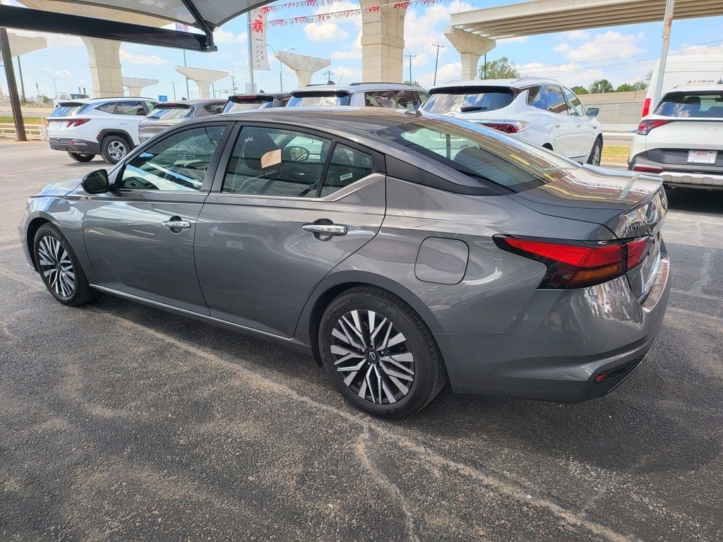 Thumbnail: 2024 Nissan Altima - 8