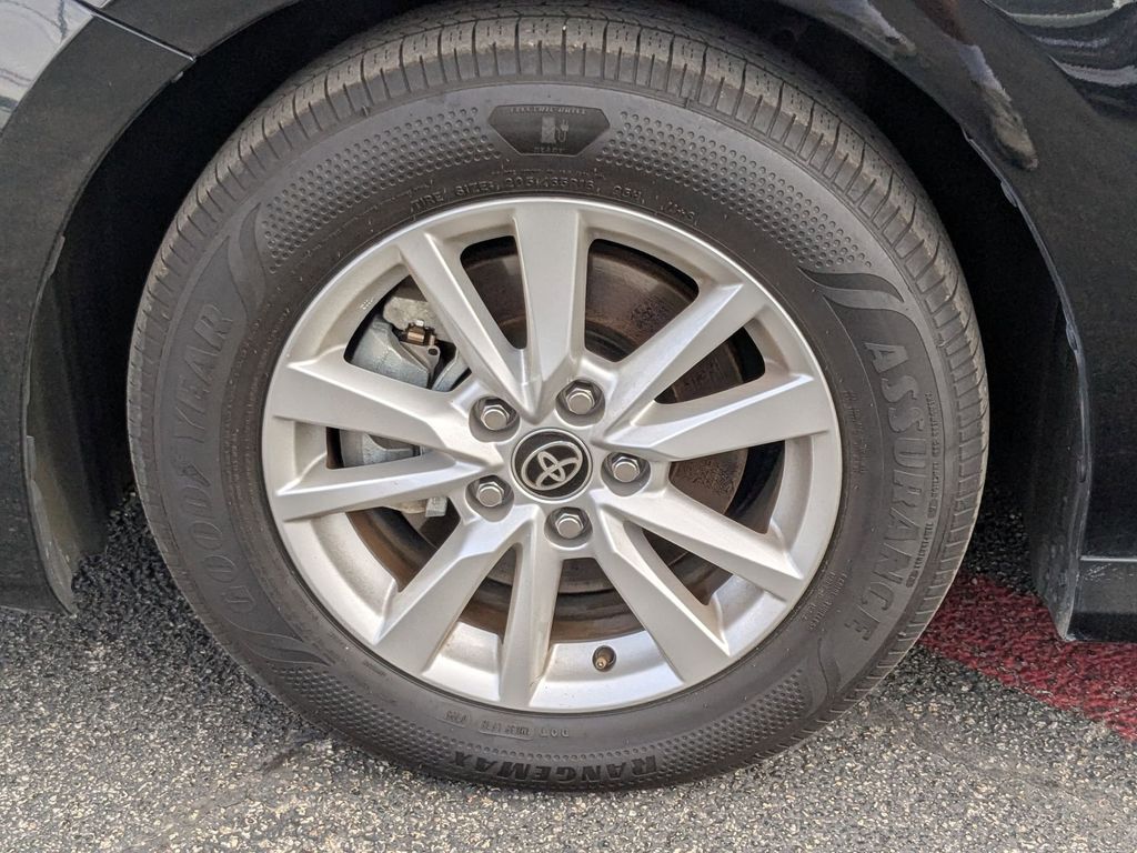 Thumbnail: 2025 Toyota Camry - 29