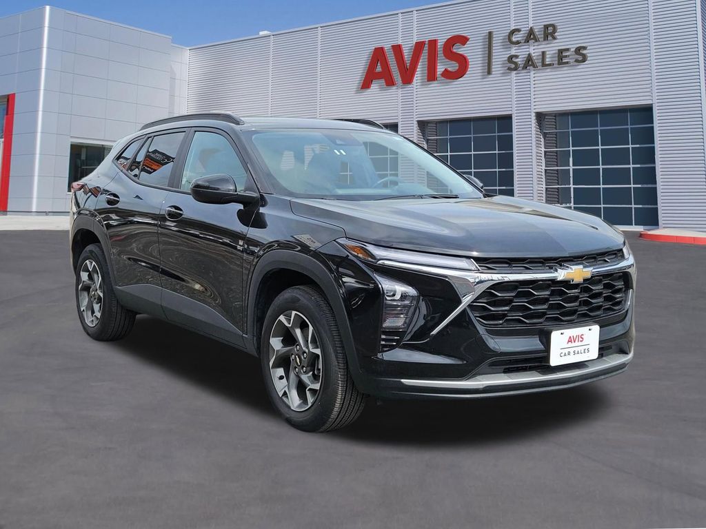 Thumbnail: 2025 Chevrolet Trax - 9