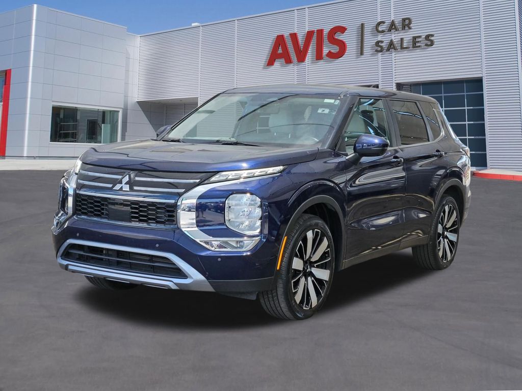 2025 Mitsubishi Outlander SE 2WD's photo