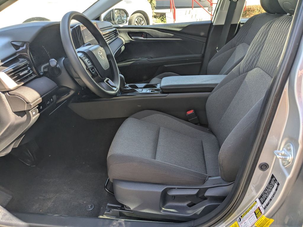 Thumbnail: 2025 Toyota Camry - 11