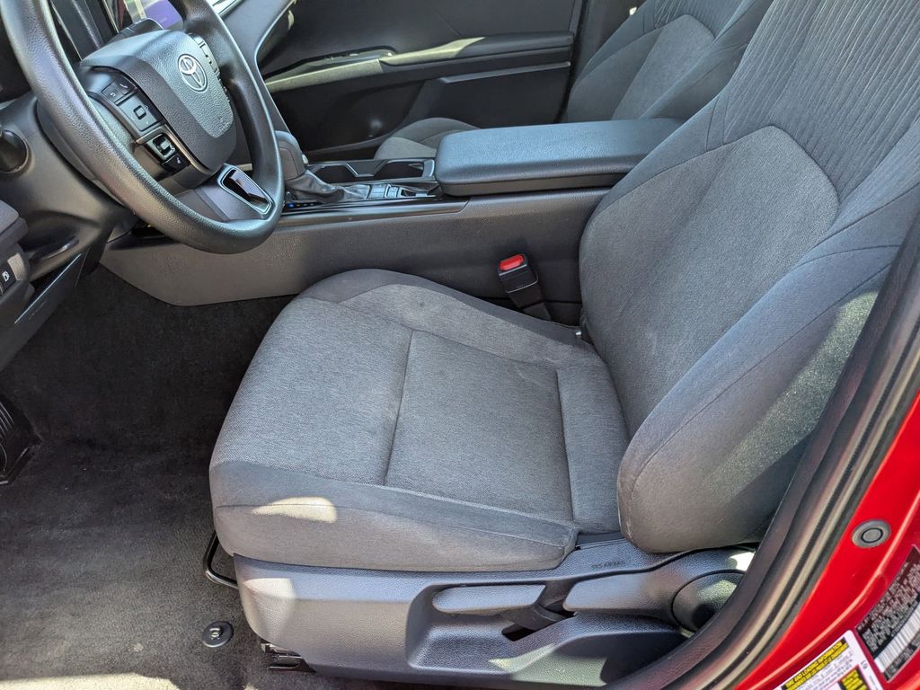 Thumbnail: 2025 Toyota Camry - 11