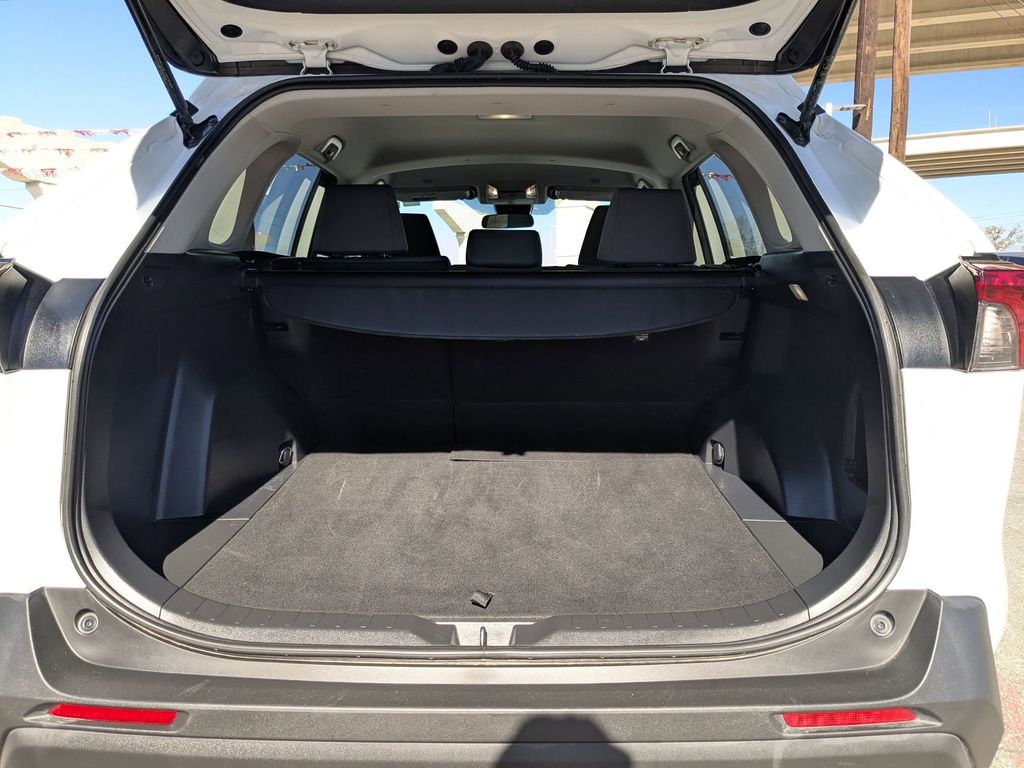 Thumbnail: 2025 Toyota RAV4 - 27