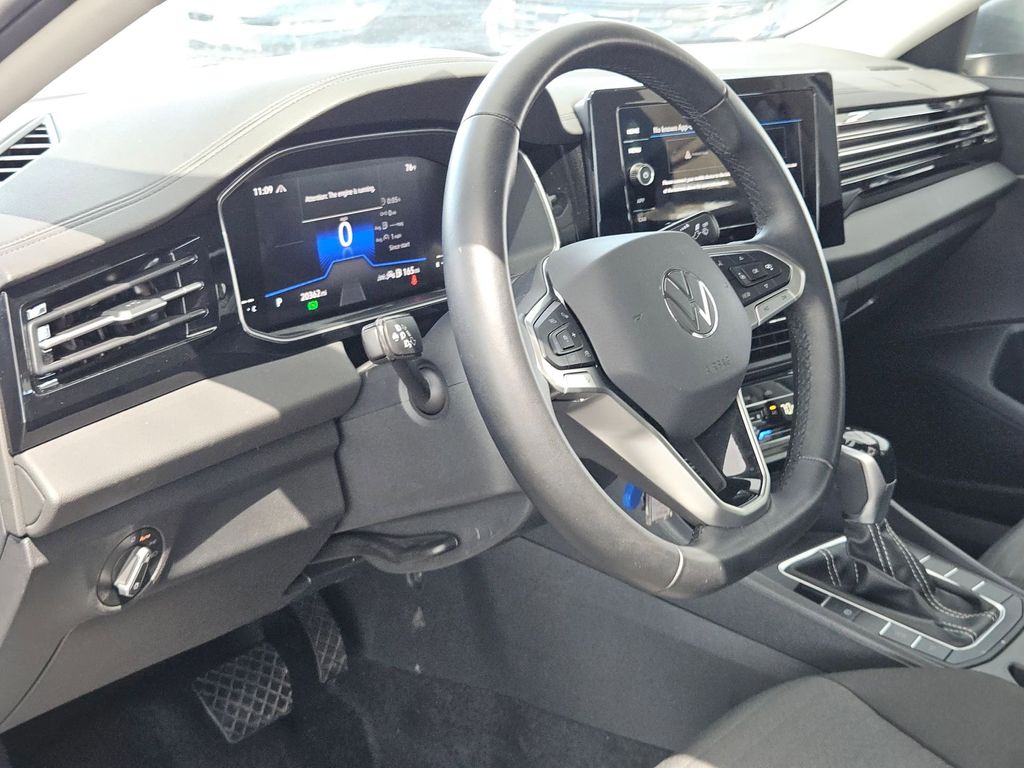 Thumbnail: 2025 Volkswagen Jetta - 13