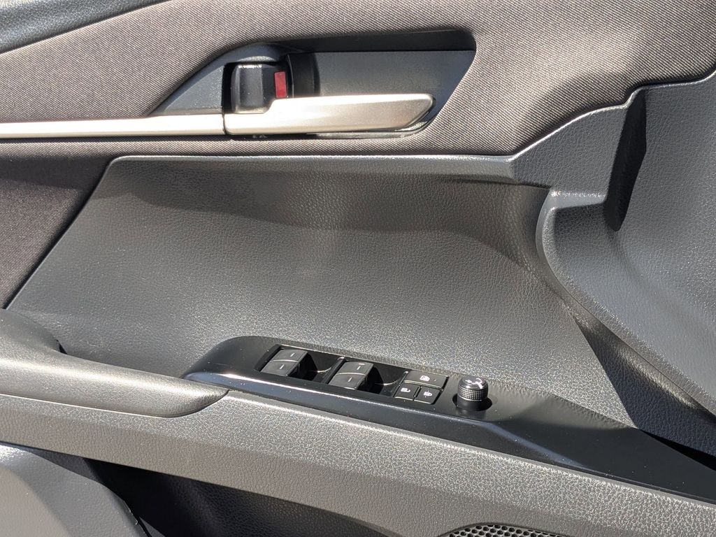 Thumbnail: 2025 Toyota Camry - 16