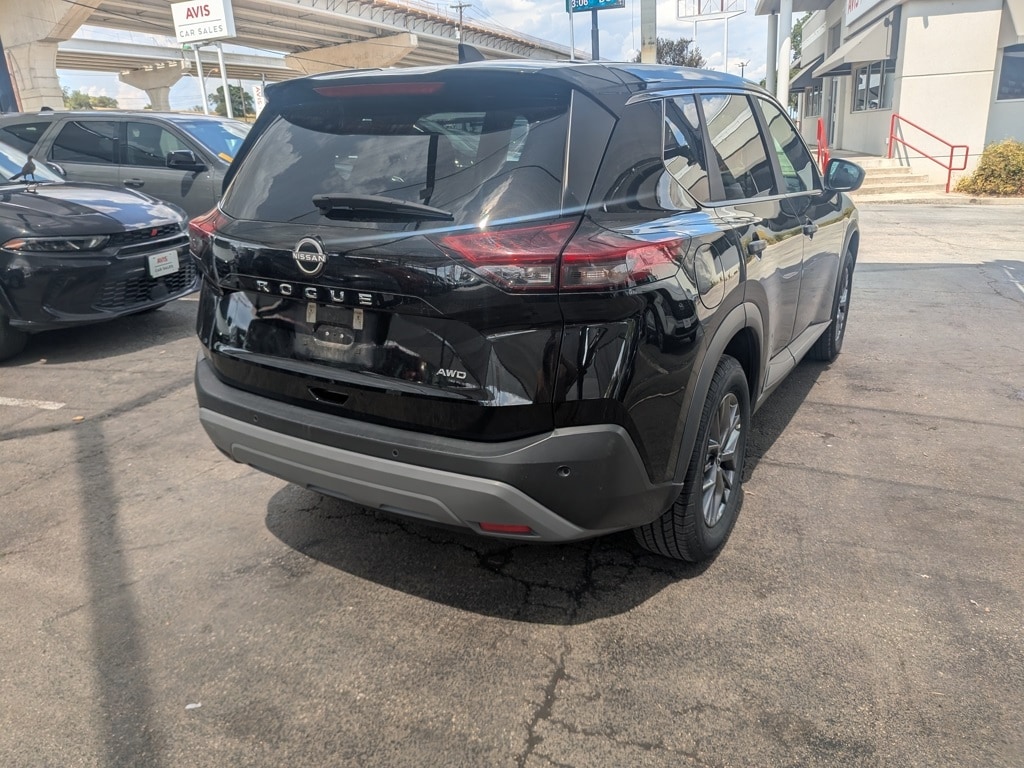 Thumbnail: 2023 Nissan Rogue - 9