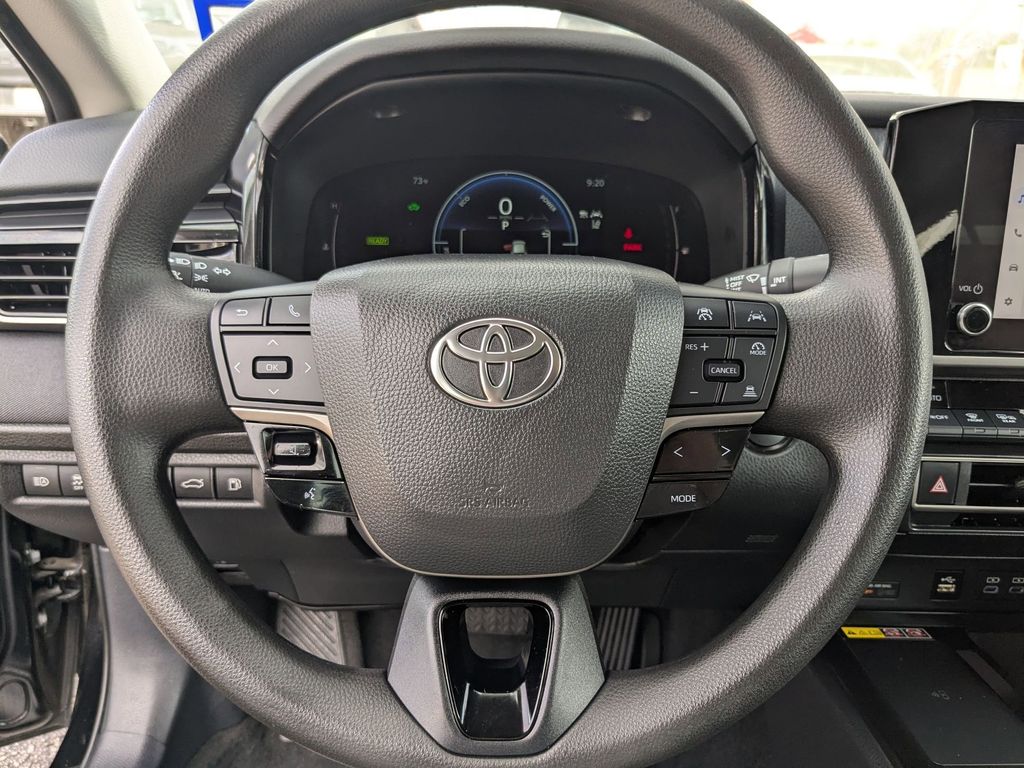 Thumbnail: 2025 Toyota Camry - 18