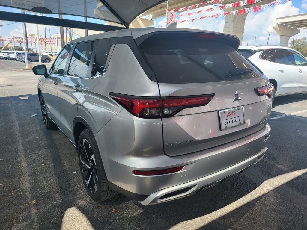 Thumbnail: 2024 Mitsubishi Outlander - 15