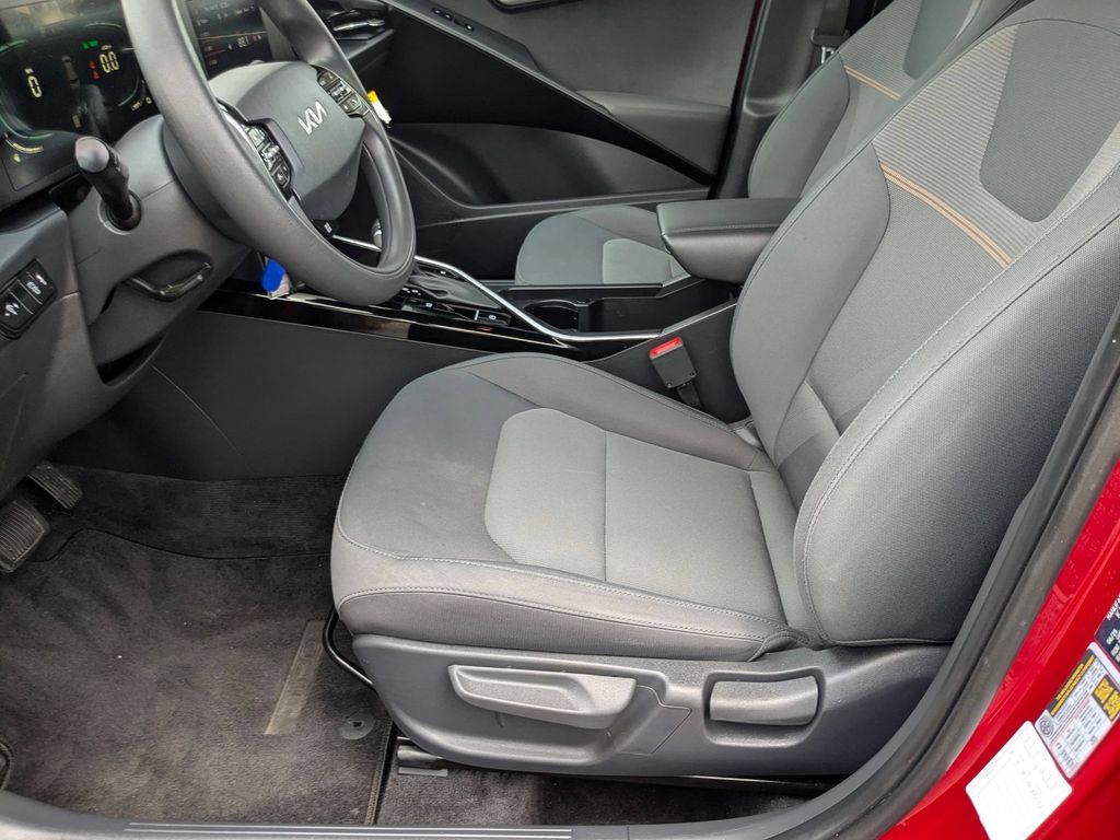 Thumbnail: 2025 Kia Niro - 11