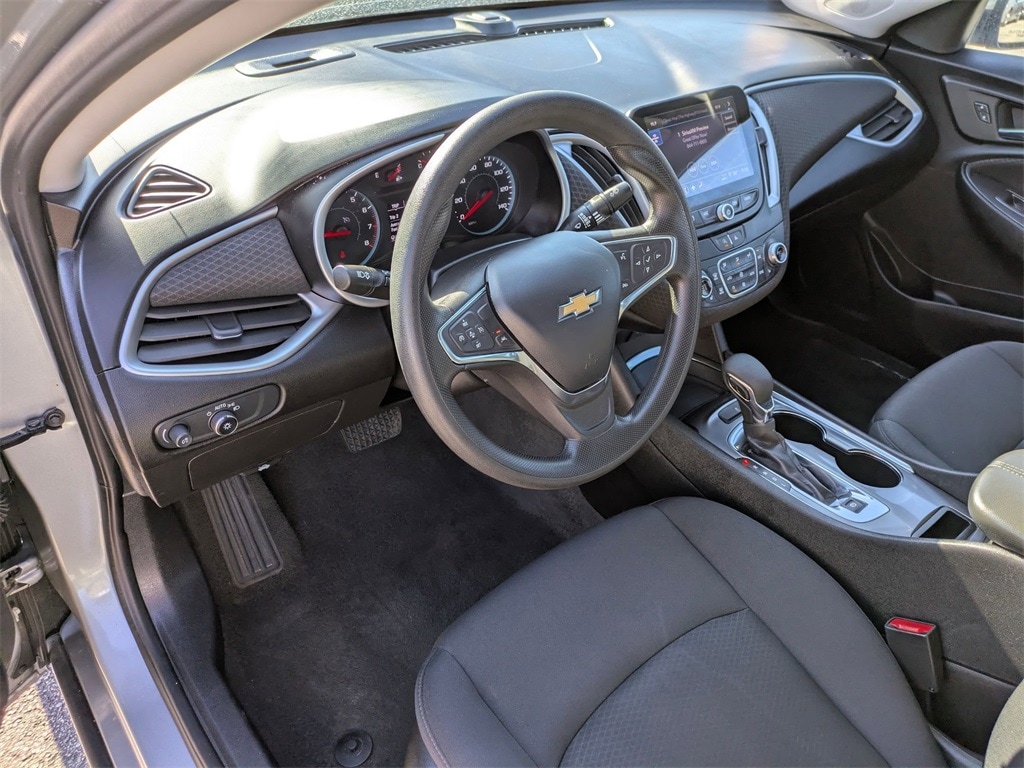 Thumbnail: 2023 Chevrolet Malibu - 10