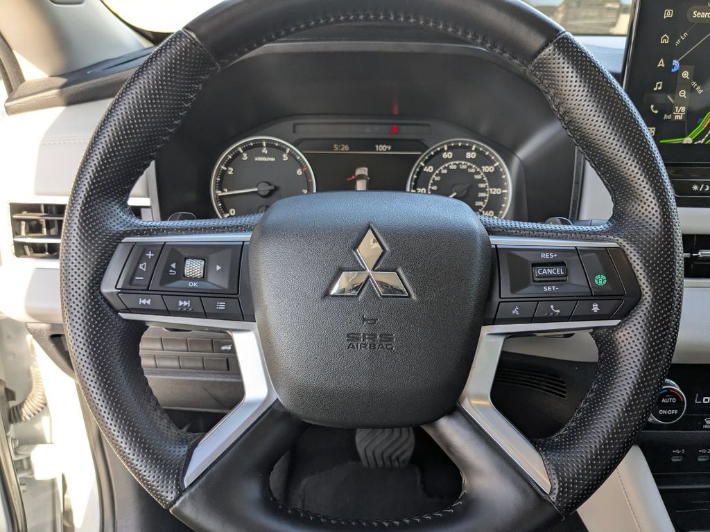 Thumbnail: 2025 Mitsubishi Outlander - 16