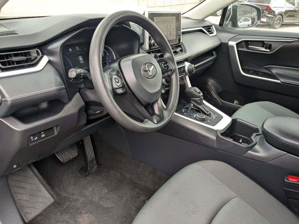 Thumbnail: 2025 Toyota RAV4 - 13