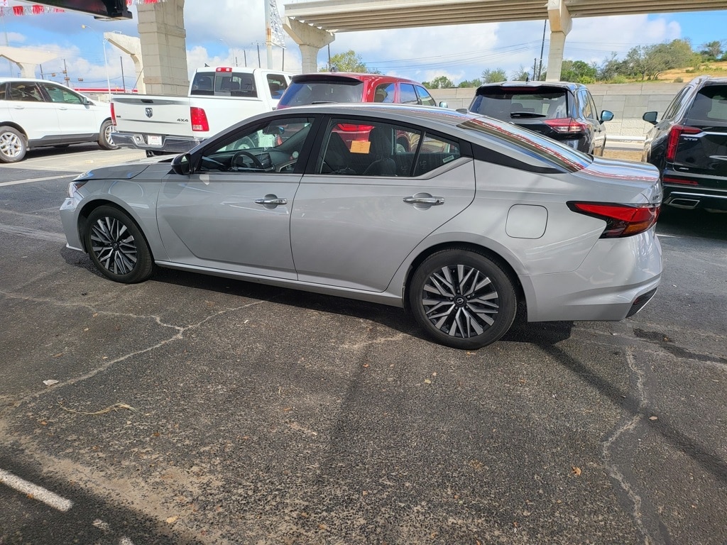 Thumbnail: 2024 Nissan Altima - 4