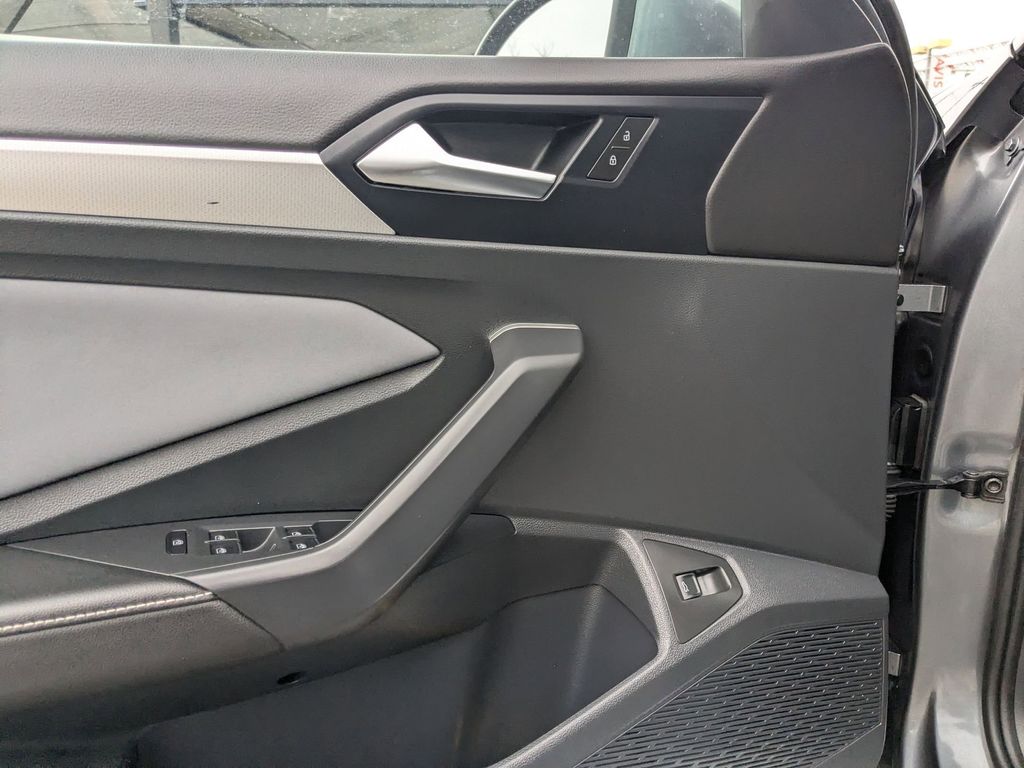 Thumbnail: 2025 Volkswagen Jetta - 16