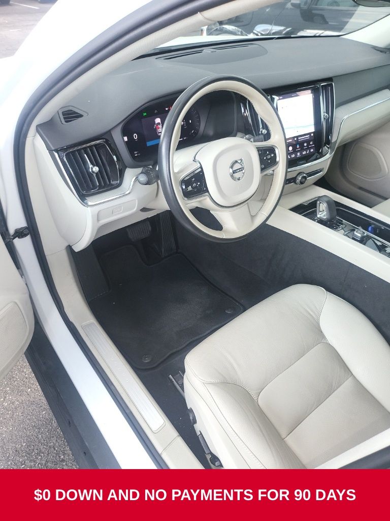 Thumbnail: 2025 Volvo S60 - 1
