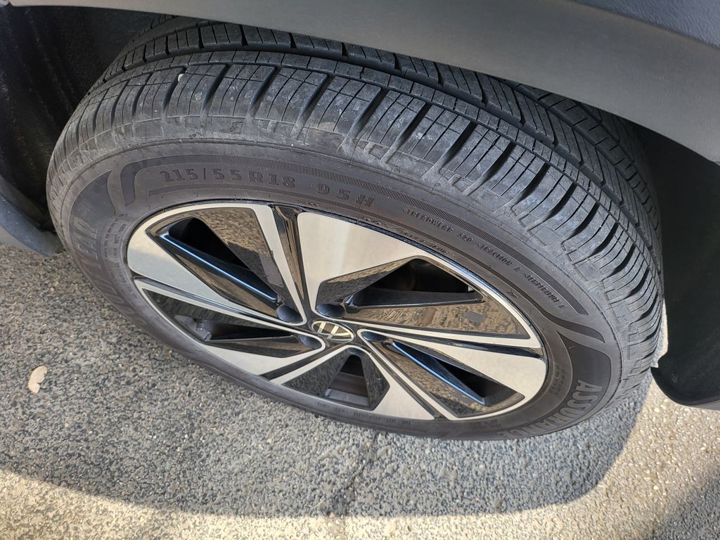 Thumbnail: 2025 Volkswagen Taos - 6