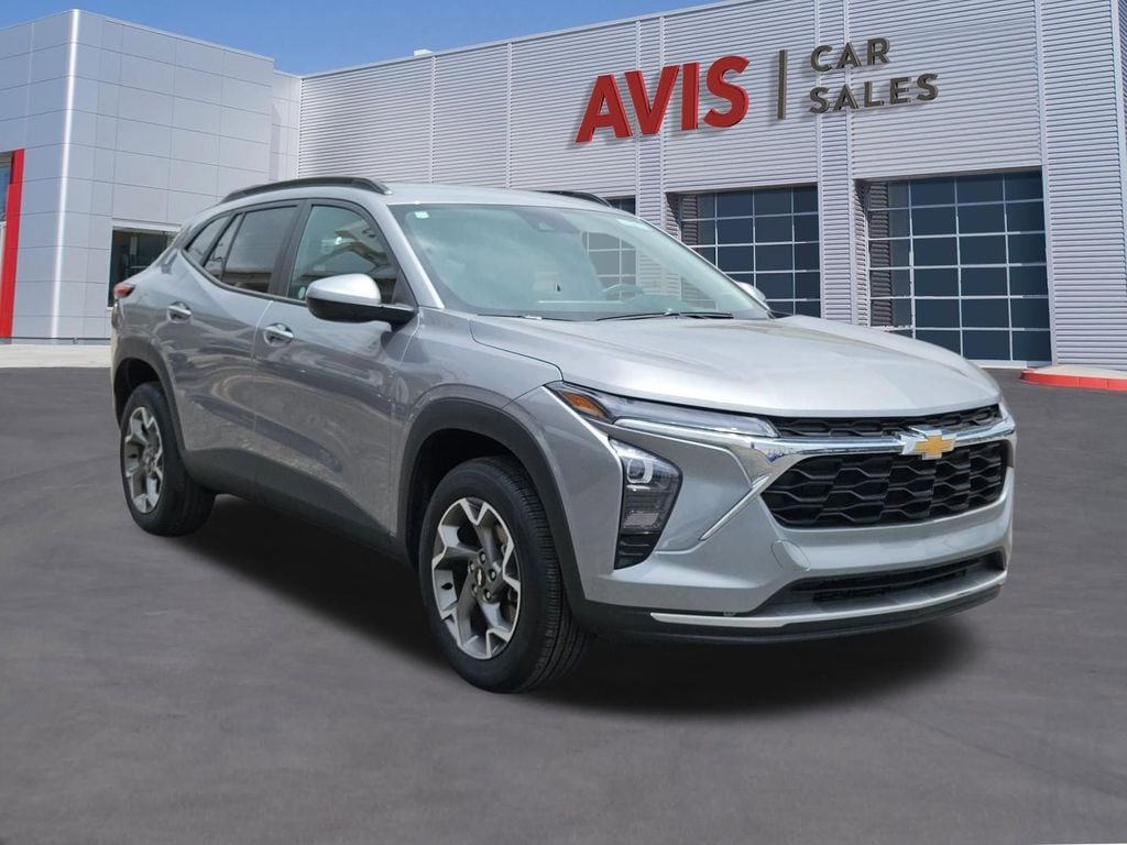 Thumbnail: 2025 Chevrolet Trax - 9