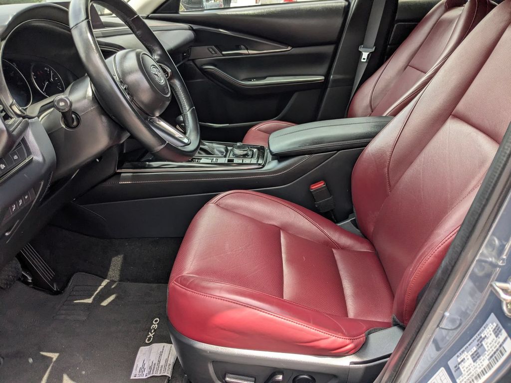 2025 Mazda CX-30 Carbon Edition - Photo 11