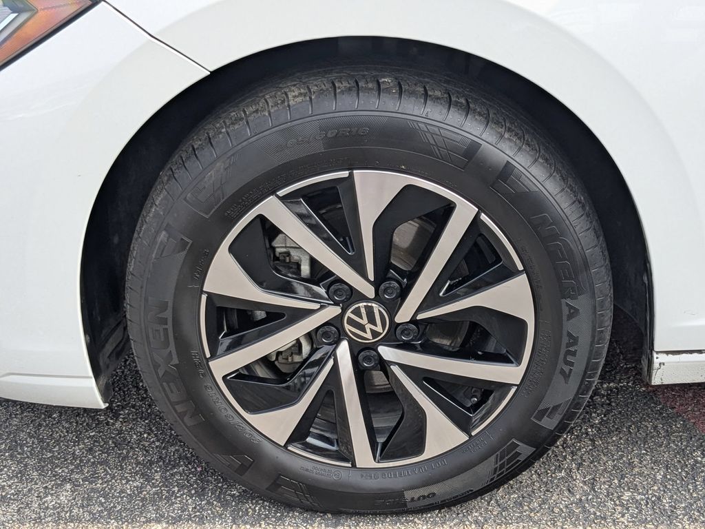 Thumbnail: 2025 Volkswagen Jetta - 27