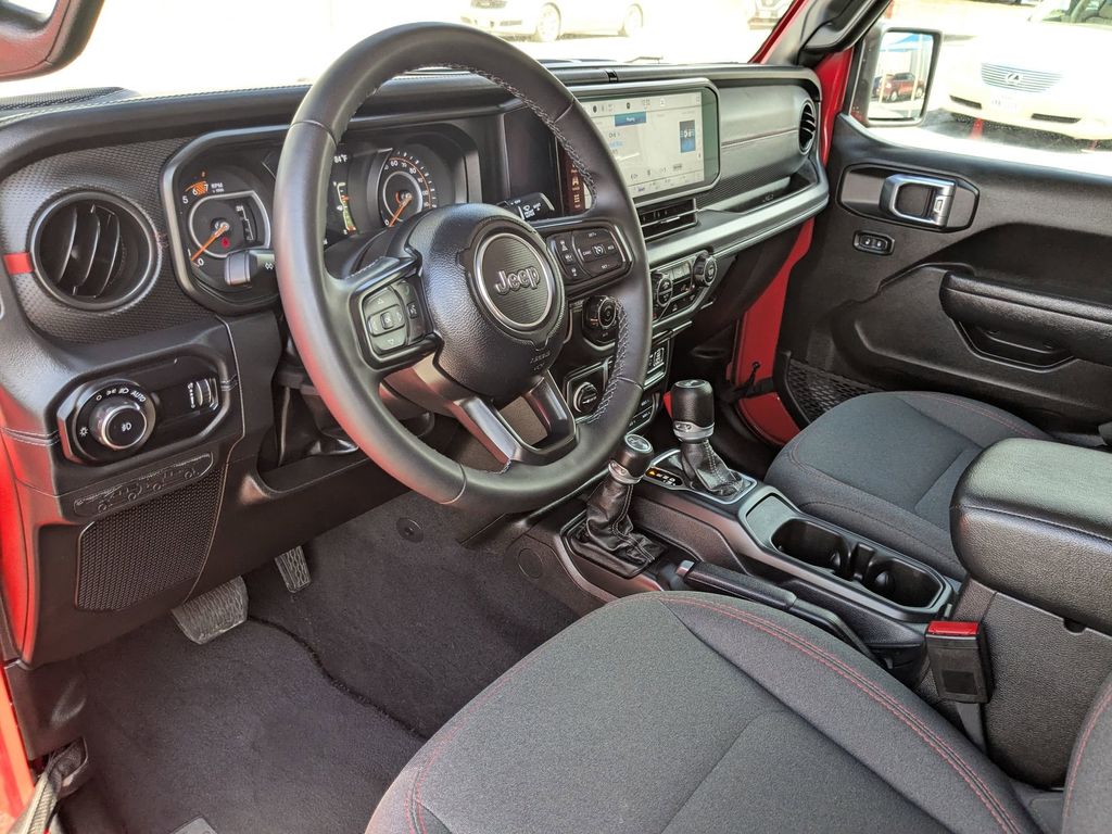 Thumbnail: 2025 Jeep Wrangler - 14