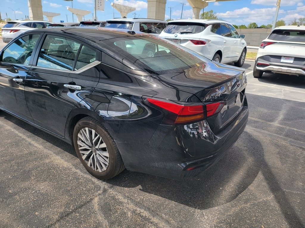 Thumbnail: 2024 Nissan Altima - 8
