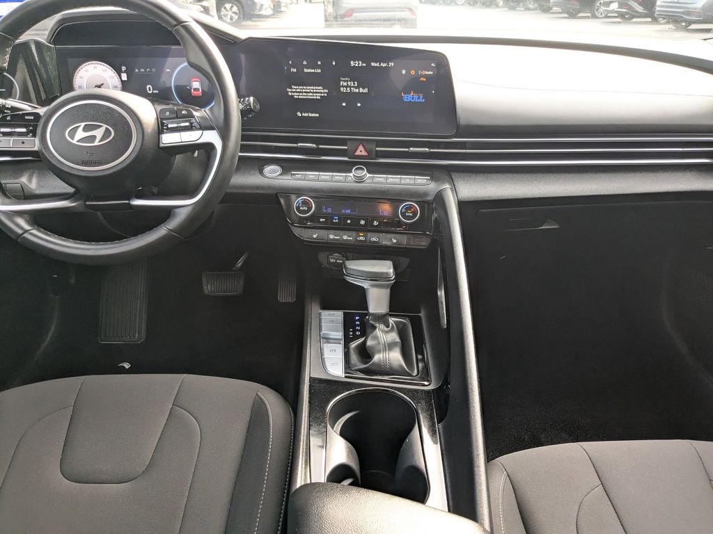Thumbnail: 2025 Hyundai Elantra - 24