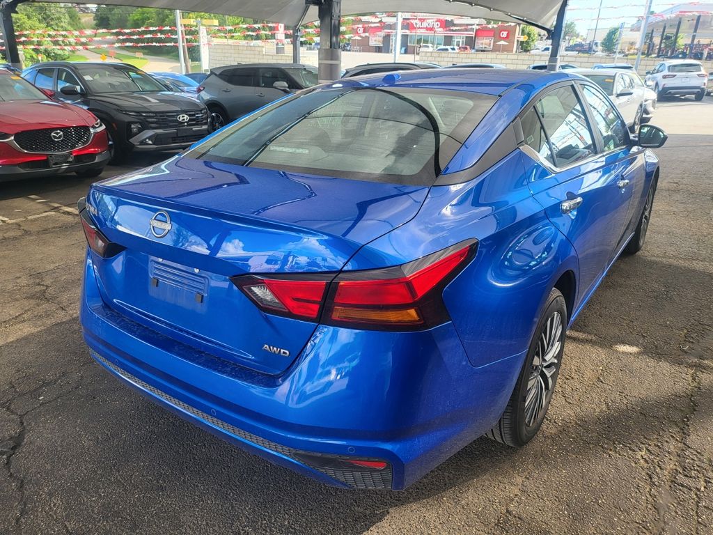 Thumbnail: 2025 Nissan Altima - 8