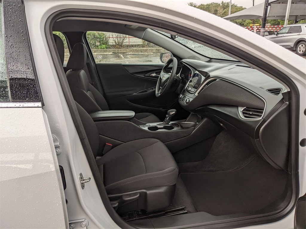 2024 Chevrolet Malibu LT 27