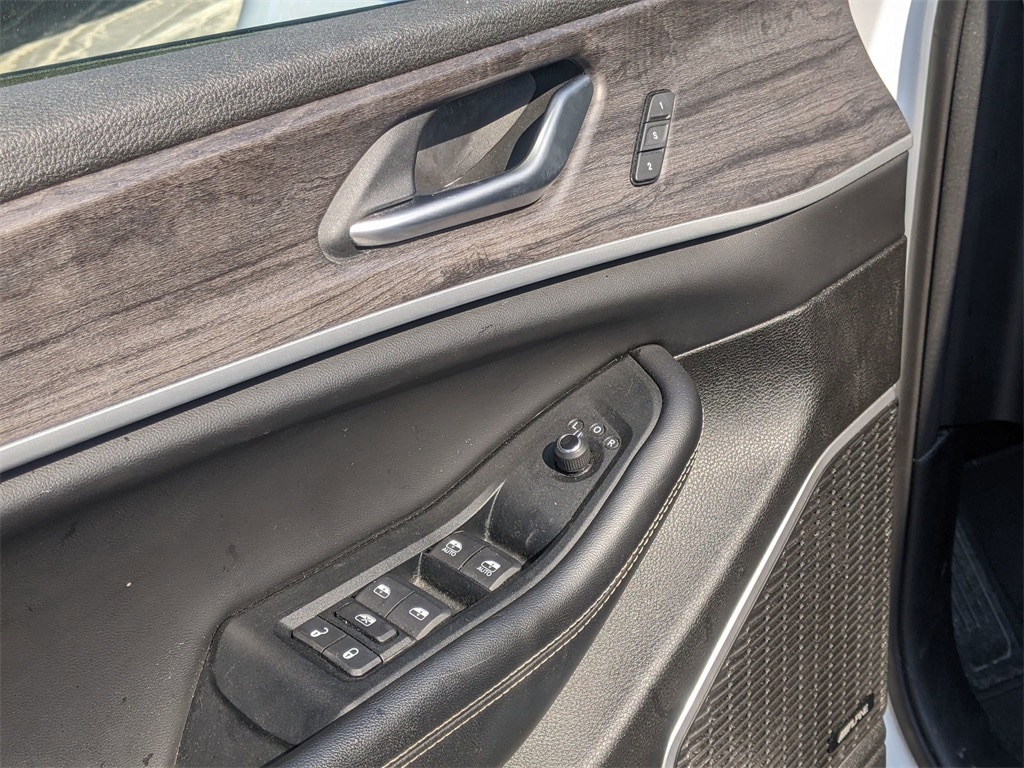 Thumbnail: 2023 Jeep Grand Cherokee - 21