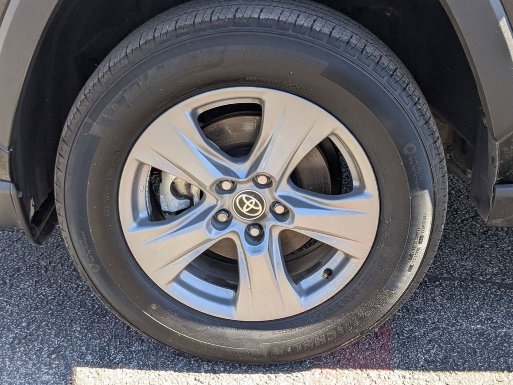 Thumbnail: 2025 Toyota RAV4 - 28