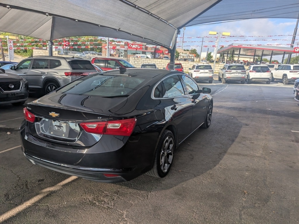 Thumbnail: 2023 Chevrolet Malibu - 8