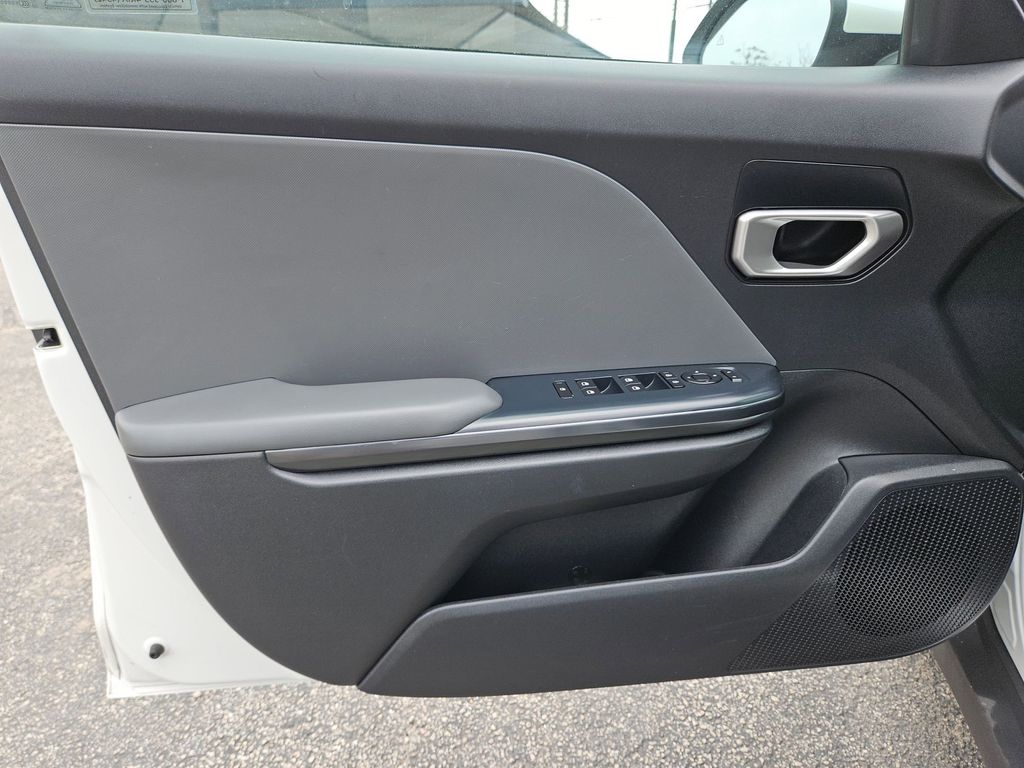 Thumbnail: 2025 Kia K4 - 14