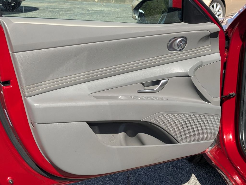 Thumbnail: 2025 Hyundai Elantra - 16